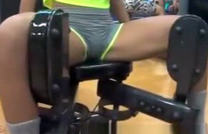 Super-fucking-hot gym chick cameltoe and